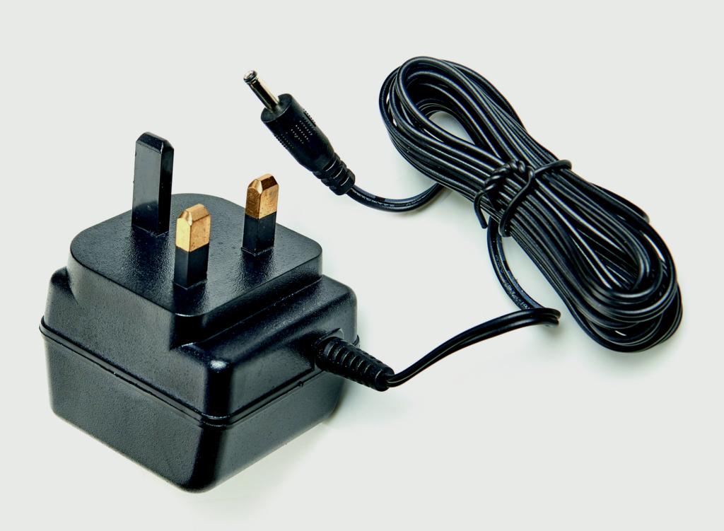 Premier L Shape Adaptor With 2m Jack Plug - 4.5vdc