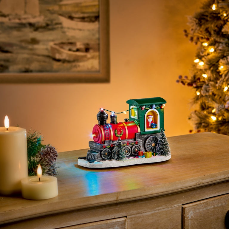 Premier Lit Santa In Train Scene - 24.5cm