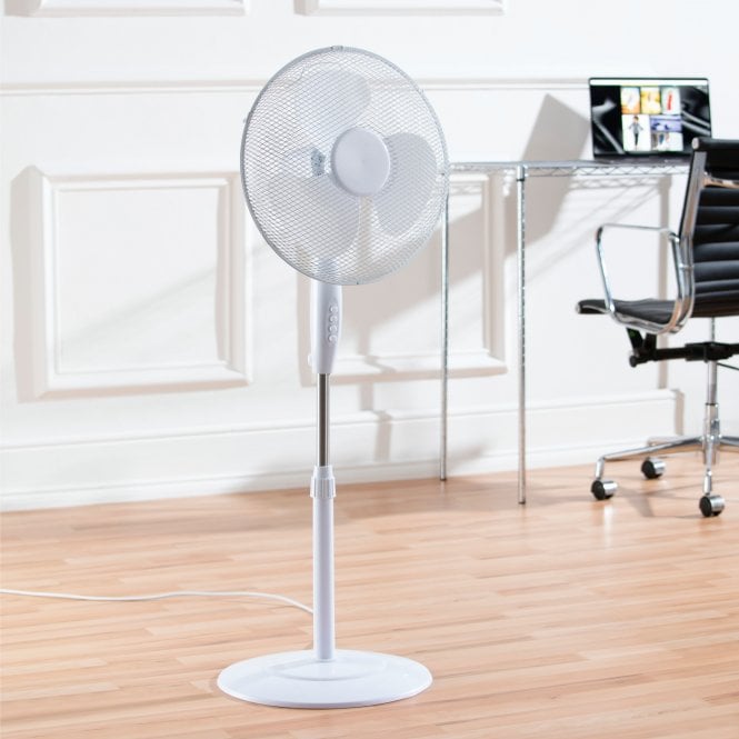 Daewoo 16" White Standing Fan Round Base