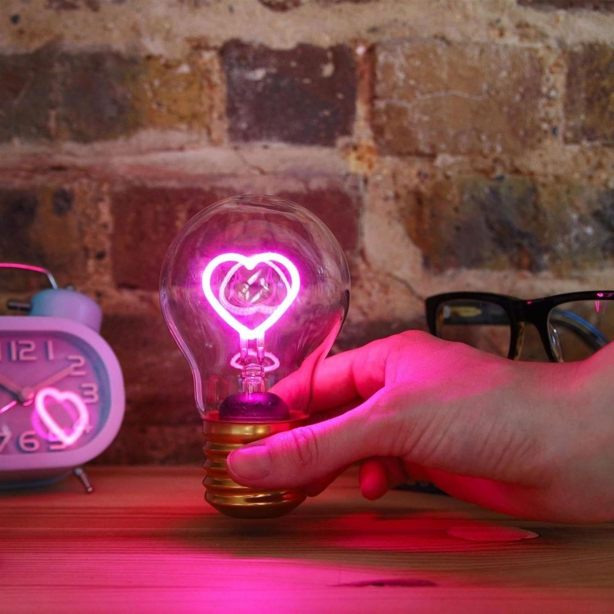 Kingavon Rechargeable LED Table Lamp Heart – USB-C Portable Lamp with 5.5 Hour Runtime – Heart